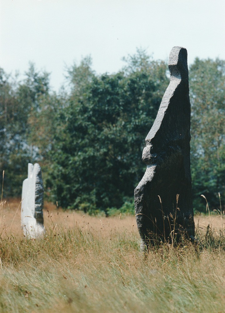 ​Dansende Monolith​ zijkant